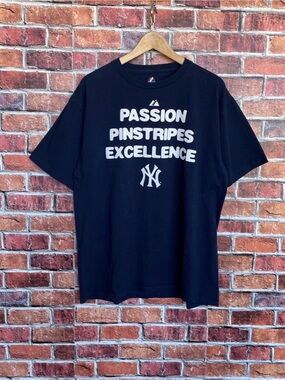 MajestIC New York Yankees TShirt Size Large  Majestic